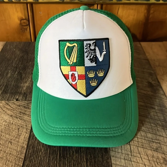 CUSTOM DESIGN UNITED CELTS COAT OF ARMS TRUCKER HAT. - Picture 5 of 5